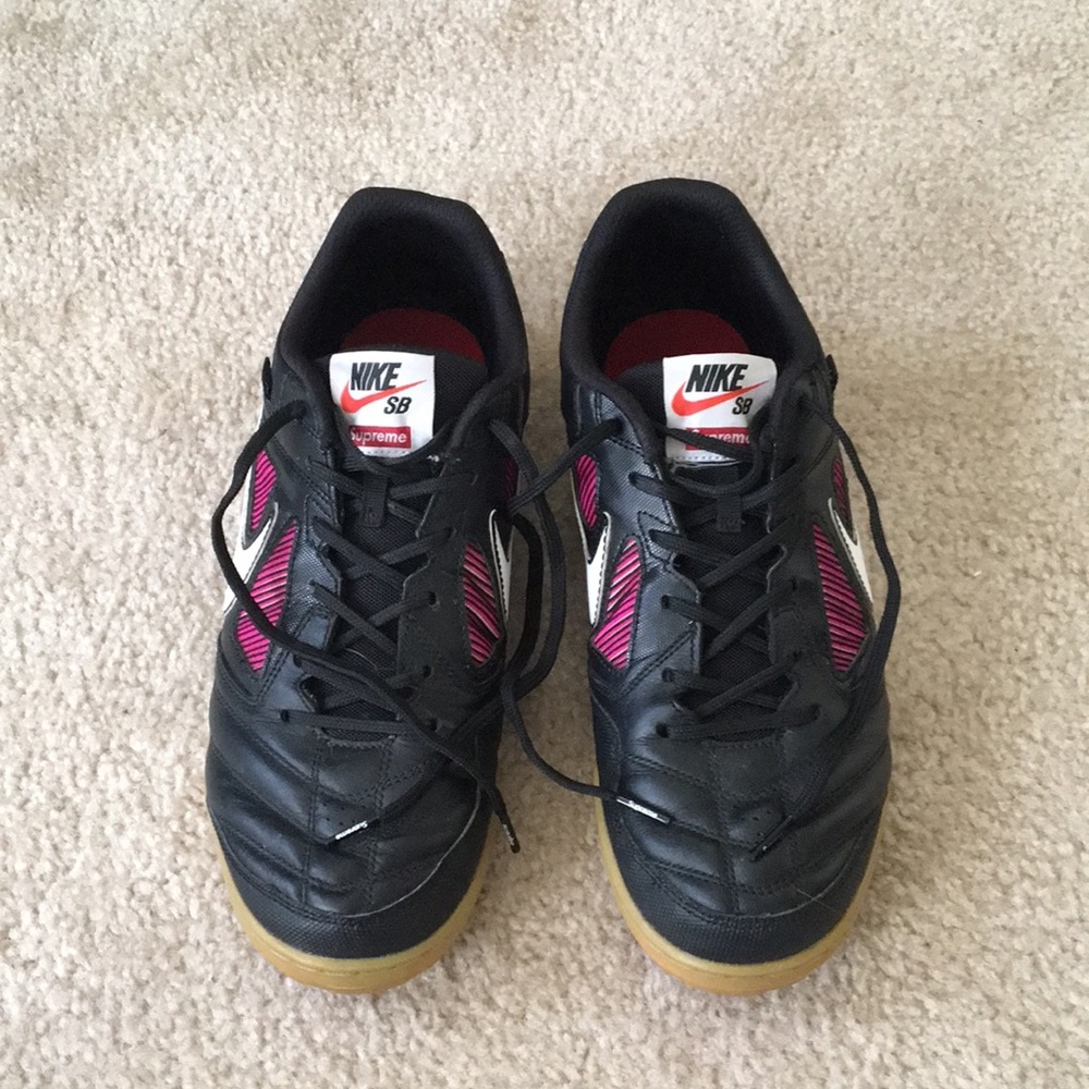 Supreme x Nike SB Gato
